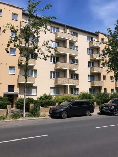 +++Familienfreundliche 2,5-Zimmer-Wohnung in Berlin-Steglitz +++ — photo 1